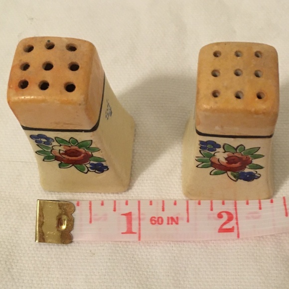 China Small Salt & Pepper Shakers, Made in Japan 🇯🇵! - Picture 6 of 7